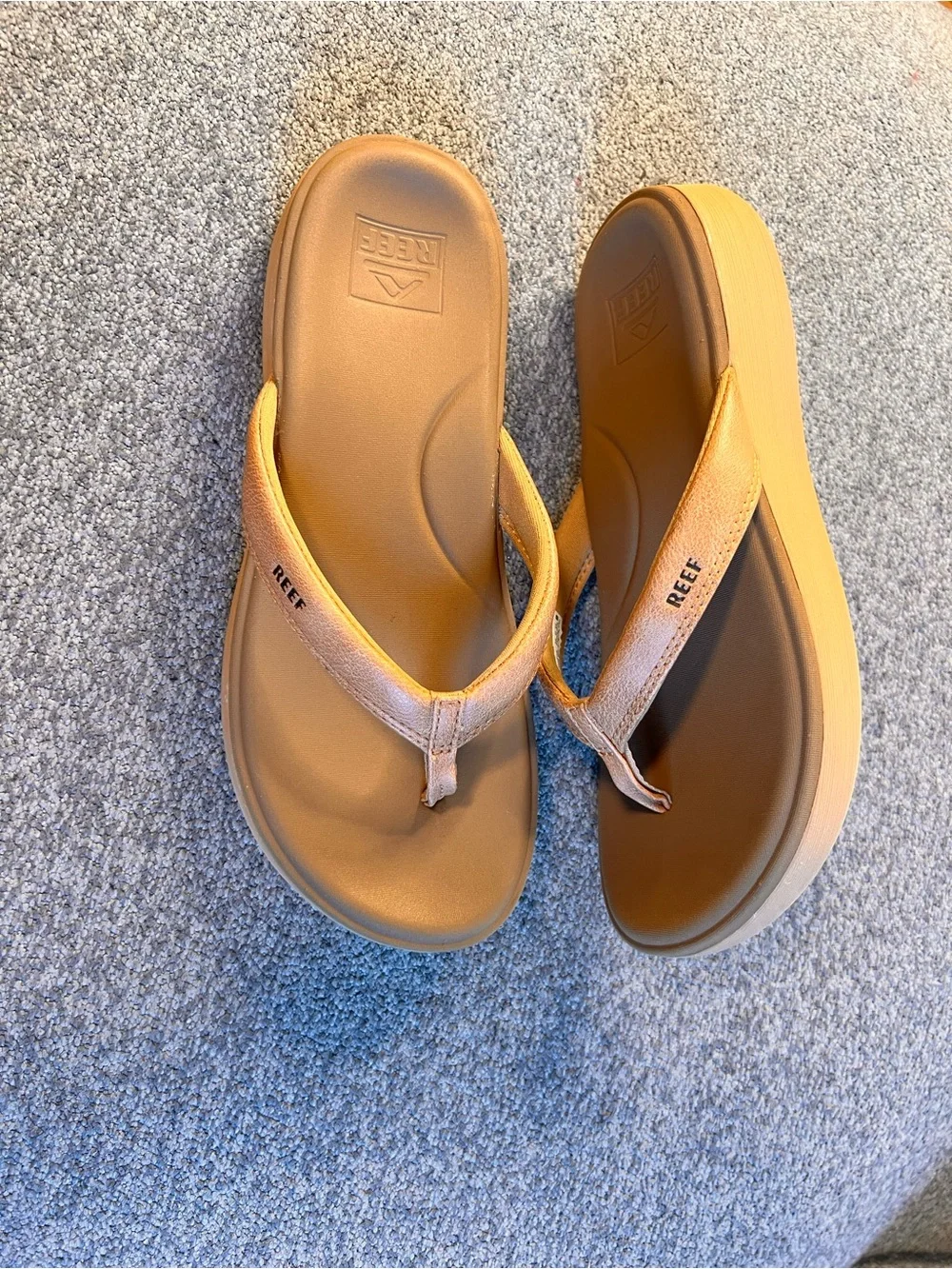 Reef Tan/Brown Cushioned Flip Flop Sandals